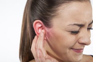 Przewlekły ból ucha – koniecznie skonsultuj się ze specjalistą!