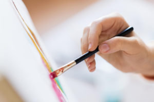 Jak przygotować podobrazie do malowania – podstawowe zasady
